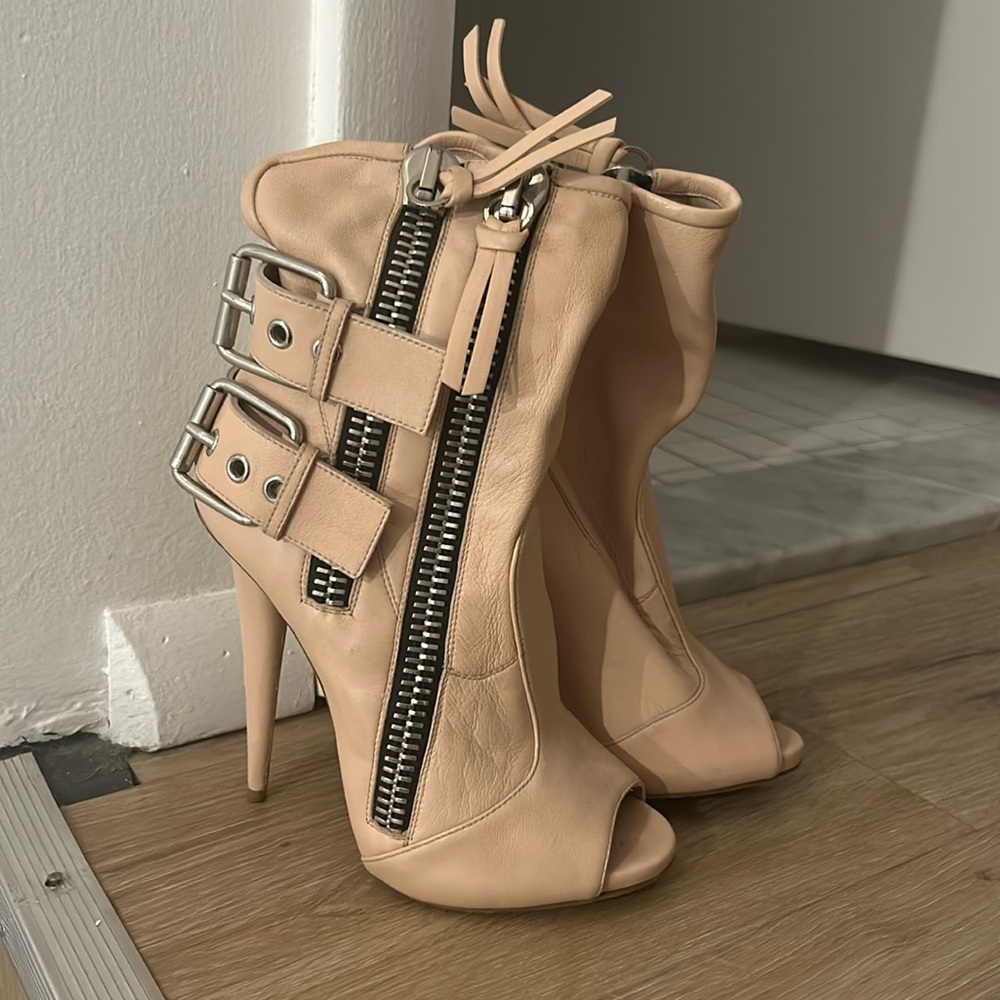 Giuseppe Zanotti Blush Heels with Silver Zipper Hardware